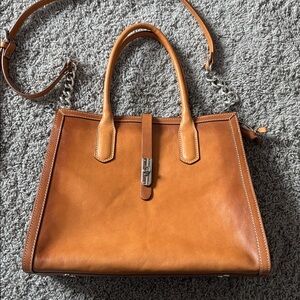 Cavalcante Elegant Tan Leather Satchel